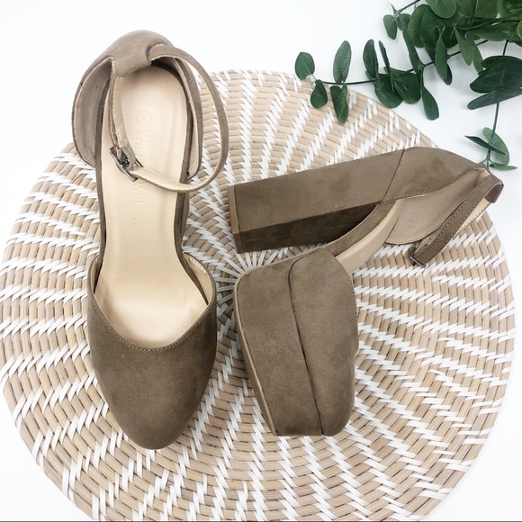 WILD DIVA Chunky Suede Heels tan size 8 - Picture 7 of 7